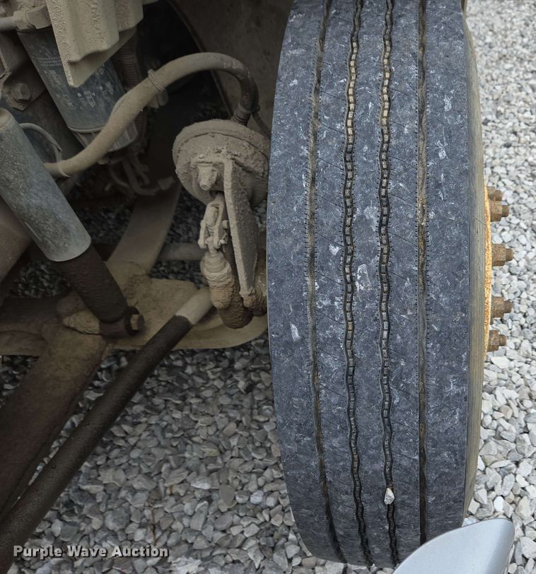 image for item EC4243 2004 Freightliner M2 106 utility / service truck