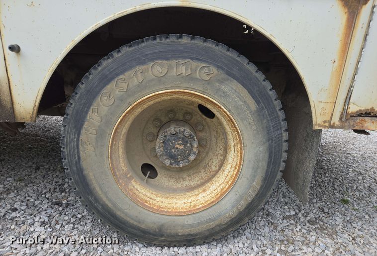 image for item EC4243 2004 Freightliner M2 106 utility / service truck