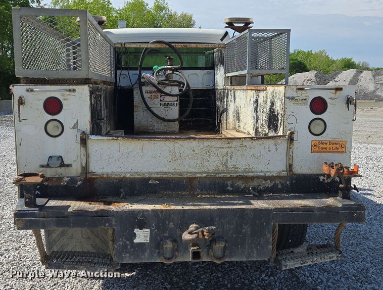 image for item EC4244 2004 Freightliner M2 106 utility / service truck