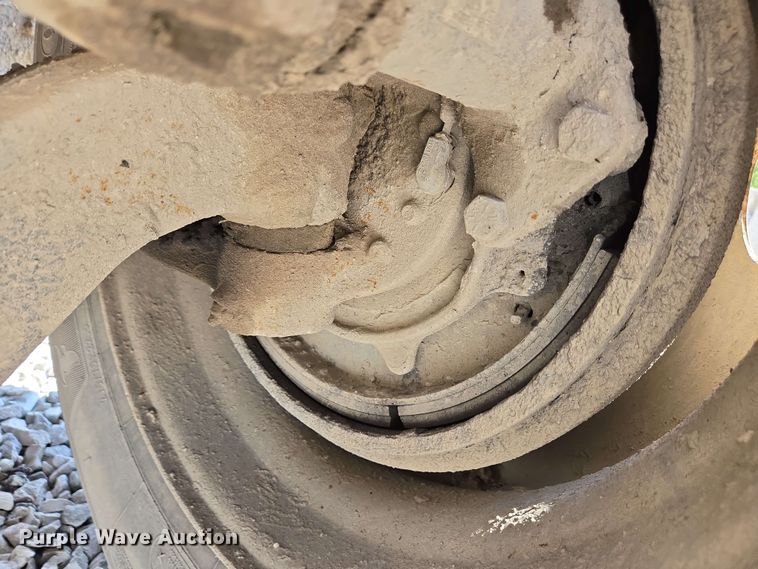 image for item EC4244 2004 Freightliner M2 106 utility / service truck