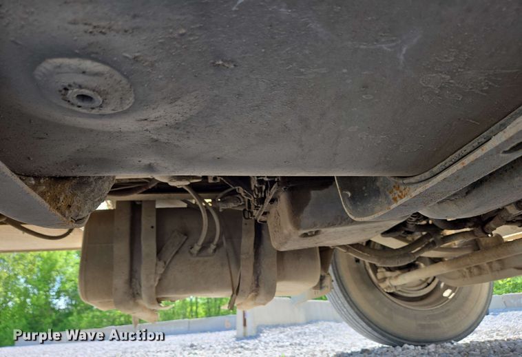 image for item EC4244 2004 Freightliner M2 106 utility / service truck