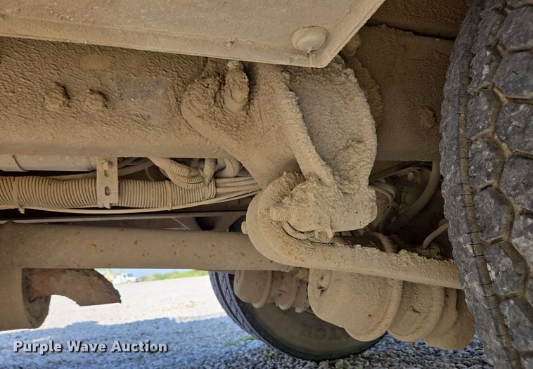 image for item EC4244 2004 Freightliner M2 106 utility / service truck