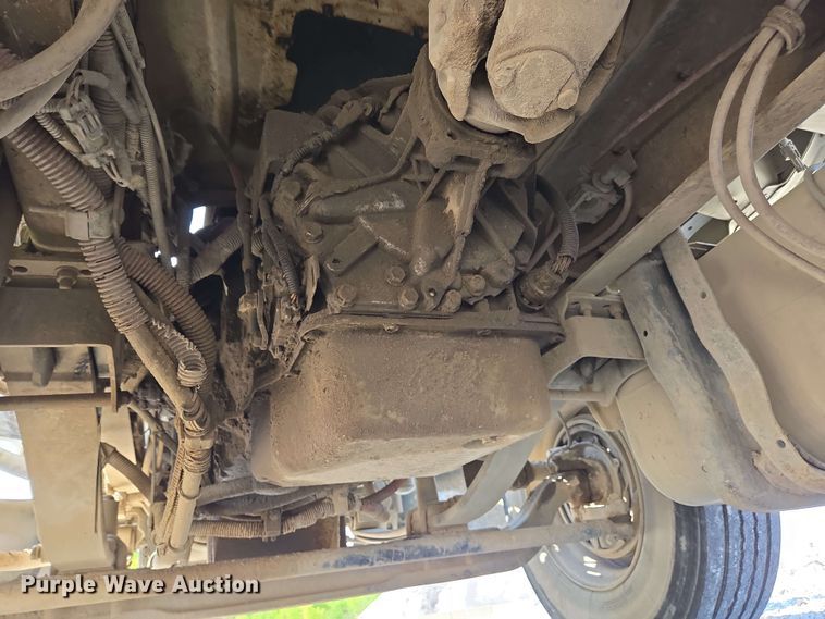 image for item EC4244 2004 Freightliner M2 106 utility / service truck