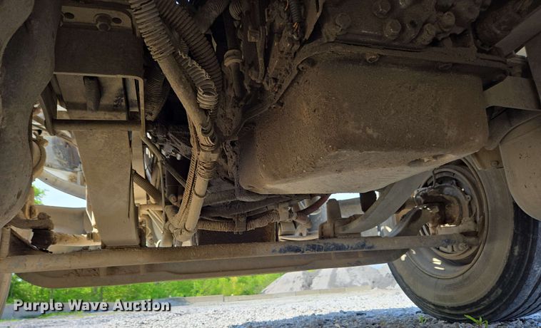 image for item EC4244 2004 Freightliner M2 106 utility / service truck