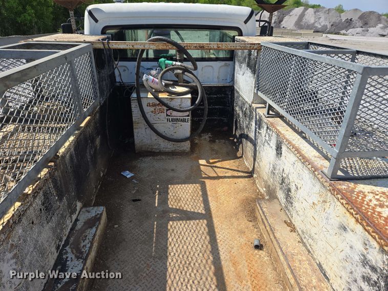 image for item EC4244 2004 Freightliner M2 106 utility / service truck