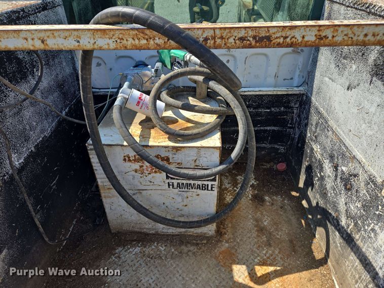 image for item EC4244 2004 Freightliner M2 106 utility / service truck