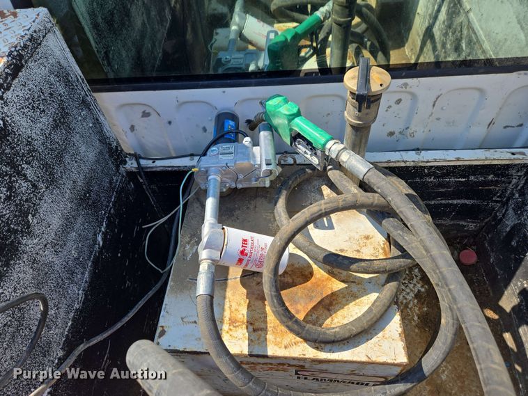 image for item EC4244 2004 Freightliner M2 106 utility / service truck