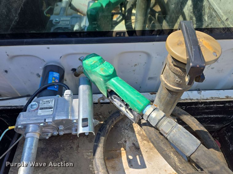 image for item EC4244 2004 Freightliner M2 106 utility / service truck