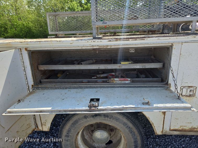 image for item EC4244 2004 Freightliner M2 106 utility / service truck