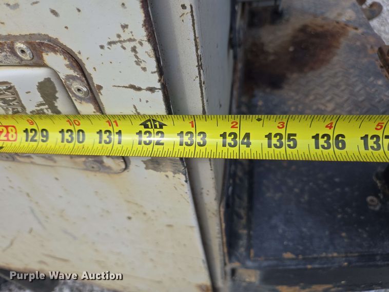 image for item EC4244 2004 Freightliner M2 106 utility / service truck