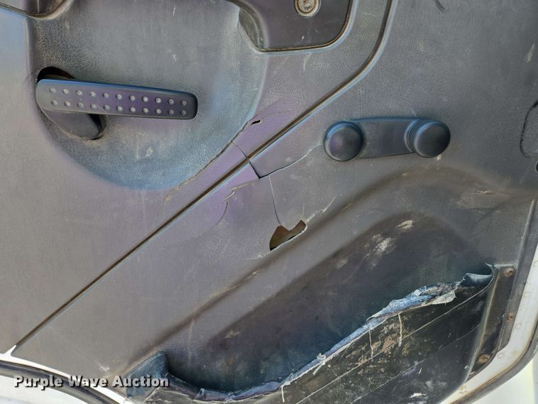 image for item EC4244 2004 Freightliner M2 106 utility / service truck