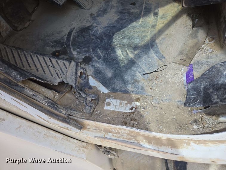 image for item EC4244 2004 Freightliner M2 106 utility / service truck