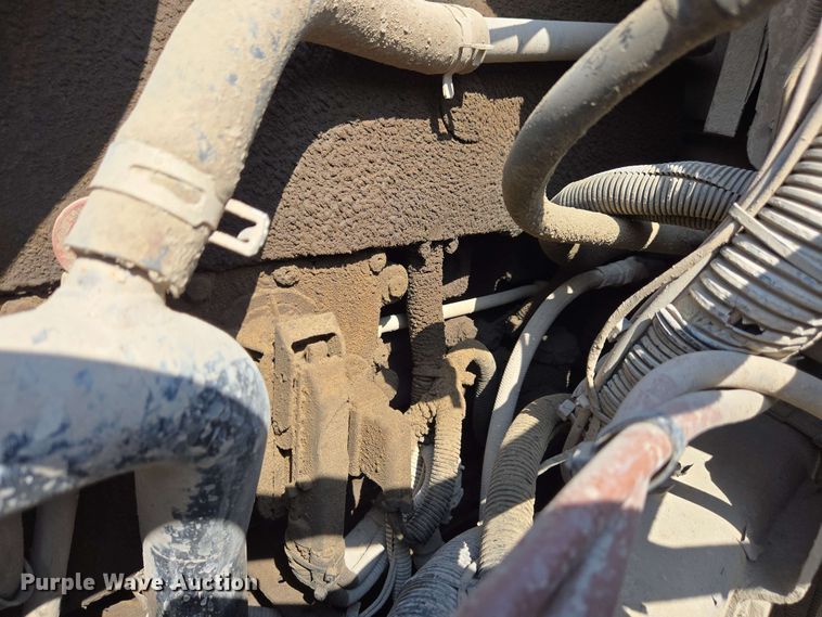 image for item EC4244 2004 Freightliner M2 106 utility / service truck