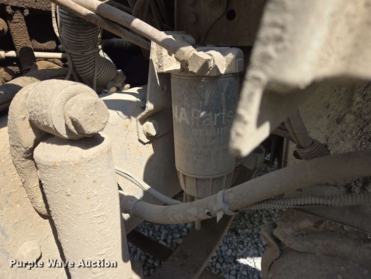 image for item EC4244 2004 Freightliner M2 106 utility / service truck