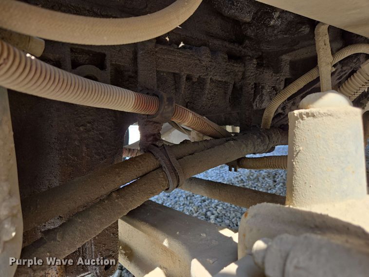 image for item EC4244 2004 Freightliner M2 106 utility / service truck