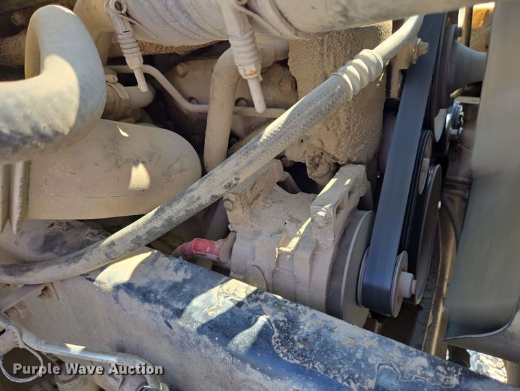 image for item EC4244 2004 Freightliner M2 106 utility / service truck