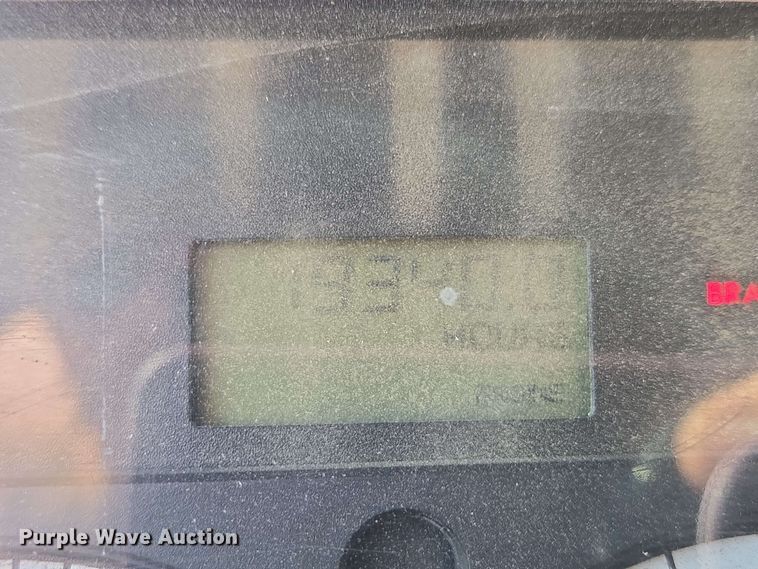 image for item EC4244 2004 Freightliner M2 106 utility / service truck