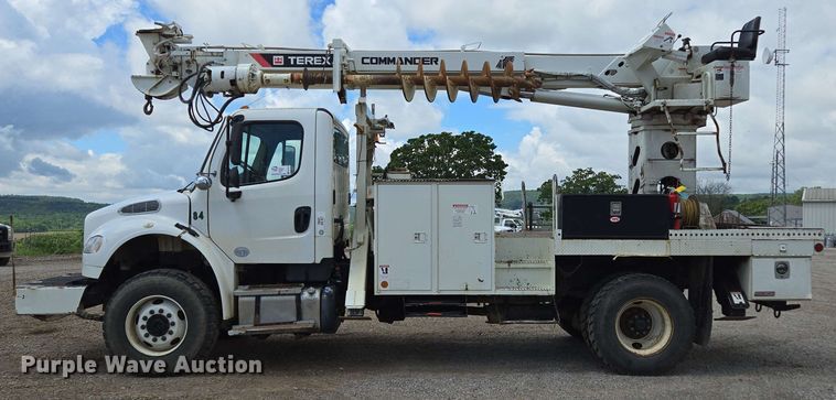 image for item ED1974 2015 Freightliner Business Class M2 digger derrick truck