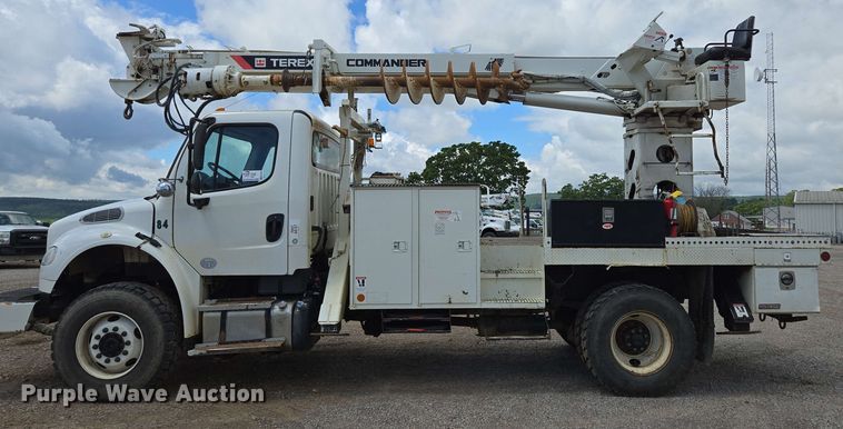 image for item ED1974 2015 Freightliner Business Class M2 digger derrick truck