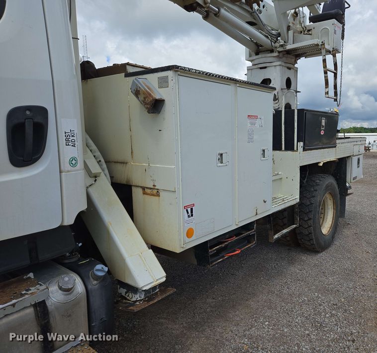 image for item ED1974 2015 Freightliner Business Class M2 digger derrick truck