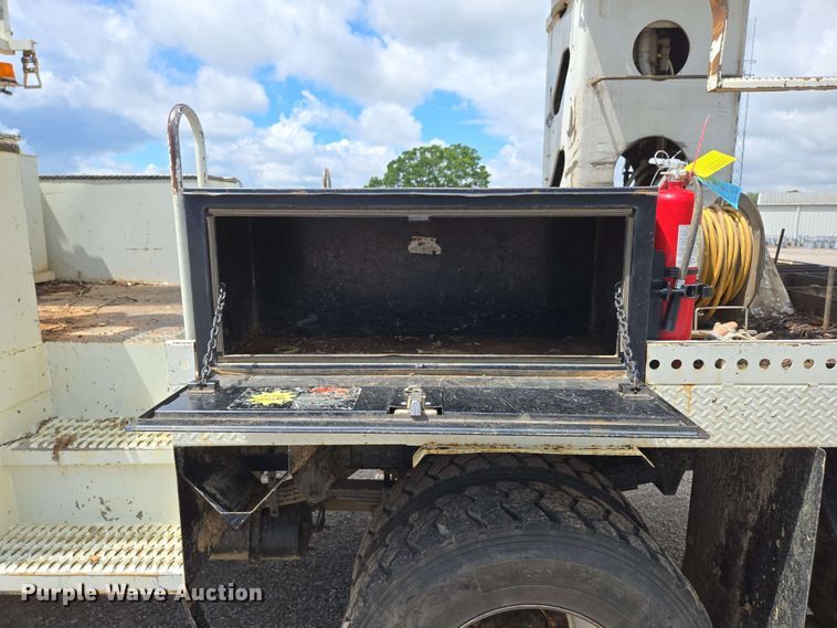 image for item ED1974 2015 Freightliner Business Class M2 digger derrick truck