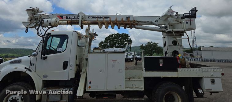 image for item ED1974 2015 Freightliner Business Class M2 digger derrick truck