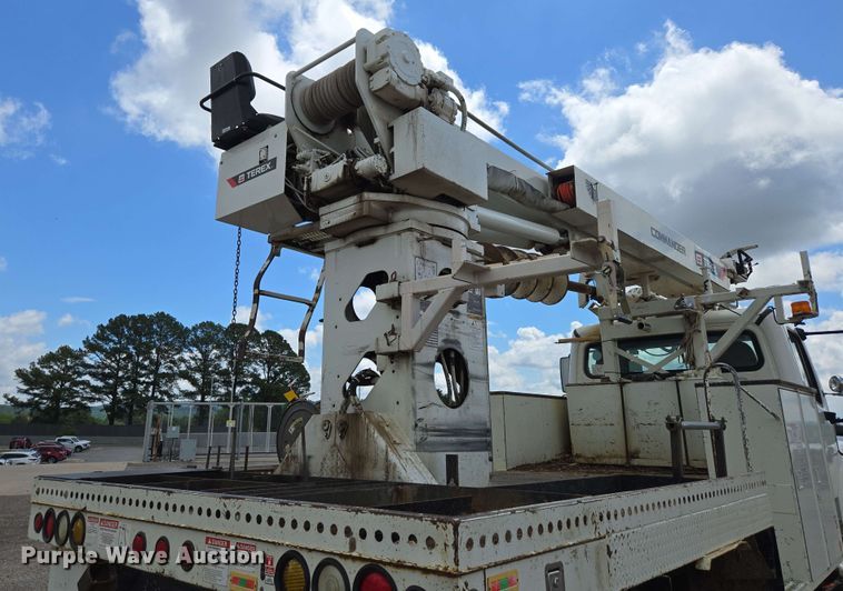 image for item ED1974 2015 Freightliner Business Class M2 digger derrick truck