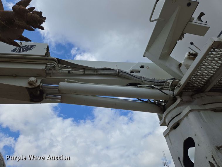 image for item ED1974 2015 Freightliner Business Class M2 digger derrick truck