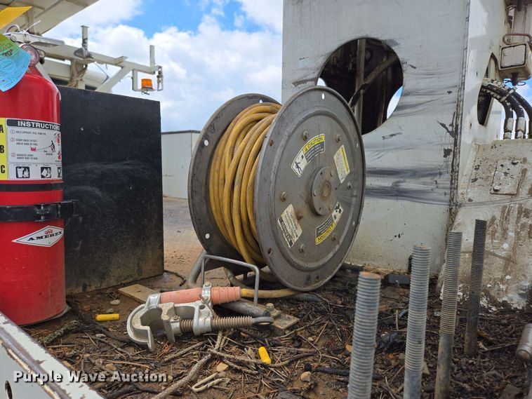 image for item ED1974 2015 Freightliner Business Class M2 digger derrick truck