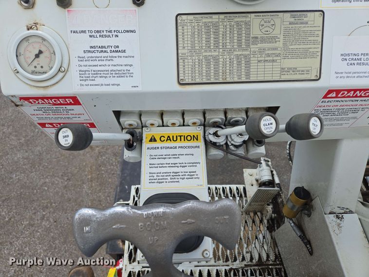 image for item ED1974 2015 Freightliner Business Class M2 digger derrick truck