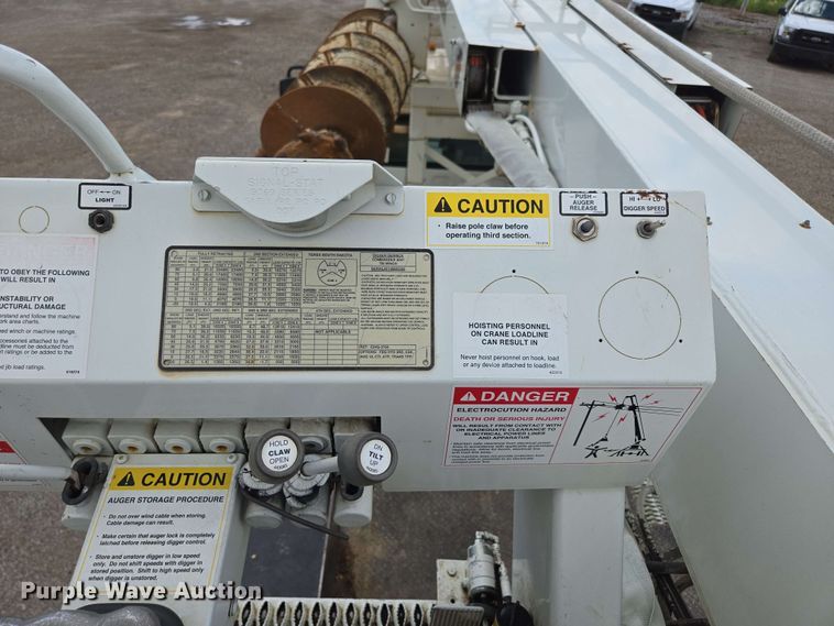 image for item ED1974 2015 Freightliner Business Class M2 digger derrick truck