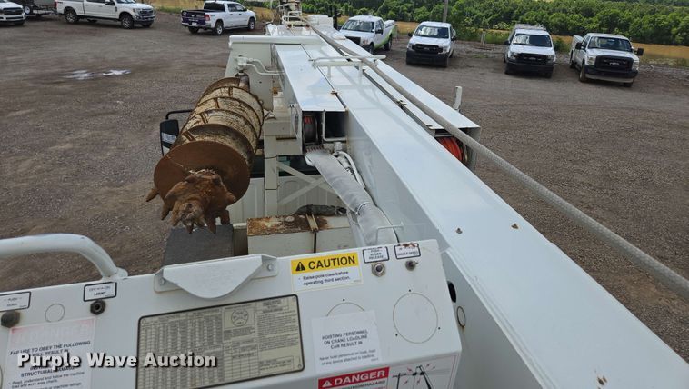 image for item ED1974 2015 Freightliner Business Class M2 digger derrick truck