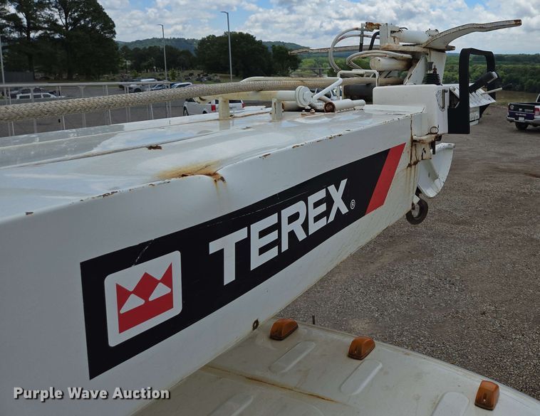 image for item ED1974 2015 Freightliner Business Class M2 digger derrick truck