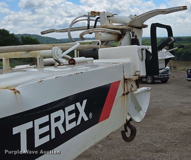 image for item ED1974 2015 Freightliner Business Class M2 digger derrick truck