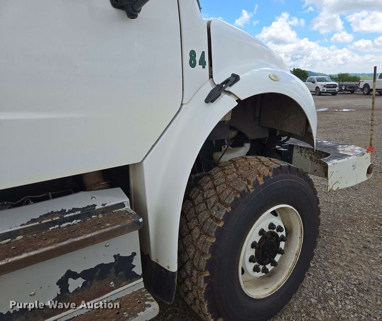 image for item ED1974 2015 Freightliner Business Class M2 digger derrick truck