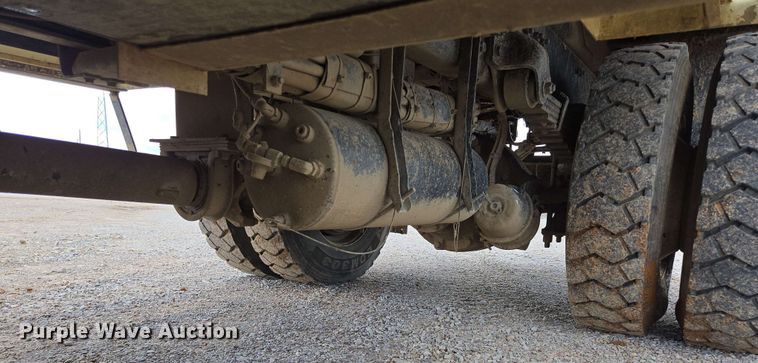 image for item ED1974 2015 Freightliner Business Class M2 digger derrick truck