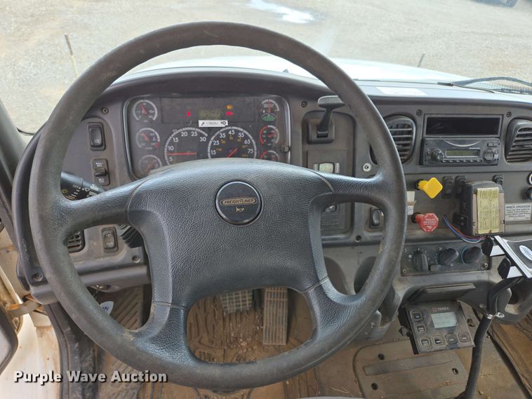 image for item ED1974 2015 Freightliner Business Class M2 digger derrick truck