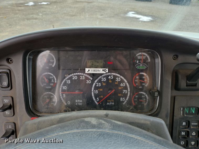 image for item ED1974 2015 Freightliner Business Class M2 digger derrick truck