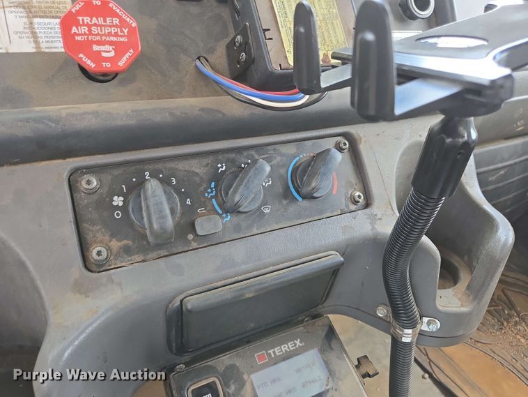 image for item ED1974 2015 Freightliner Business Class M2 digger derrick truck