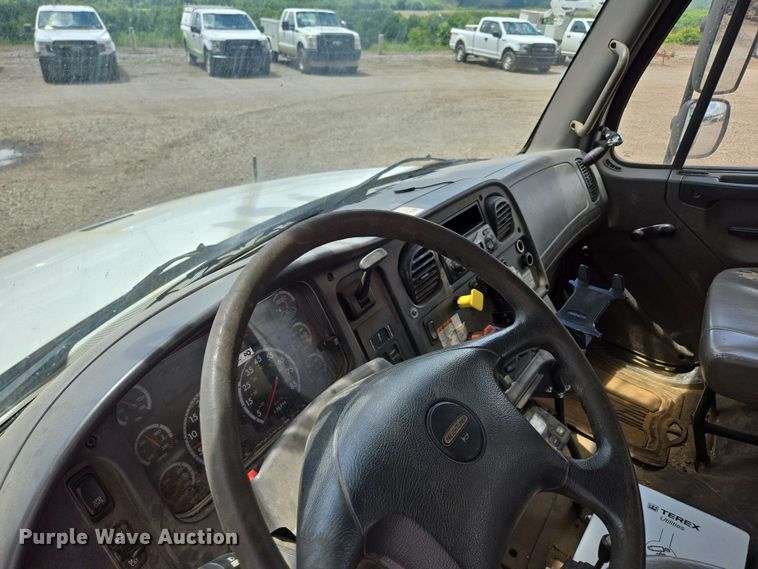 image for item ED1974 2015 Freightliner Business Class M2 digger derrick truck