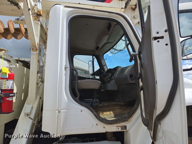 image for item ED1974 2015 Freightliner Business Class M2 digger derrick truck