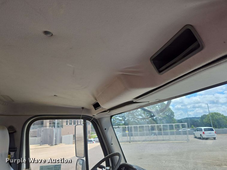 image for item ED1974 2015 Freightliner Business Class M2 digger derrick truck