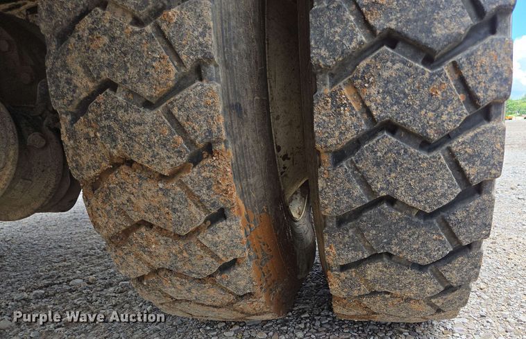 image for item ED1974 2015 Freightliner Business Class M2 digger derrick truck