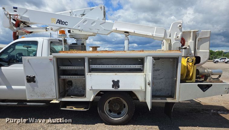 image for item ED1977 2015 Ford F550 Super Duty XL bucket truck