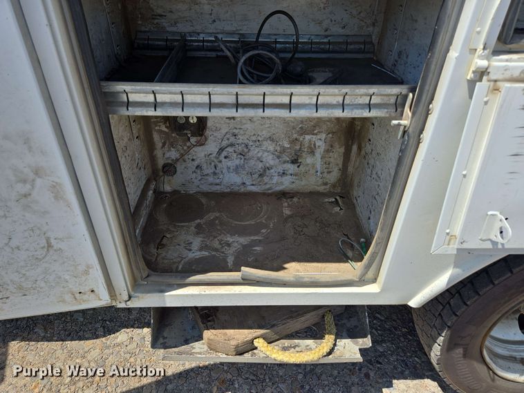 image for item ED1977 2015 Ford F550 Super Duty XL bucket truck