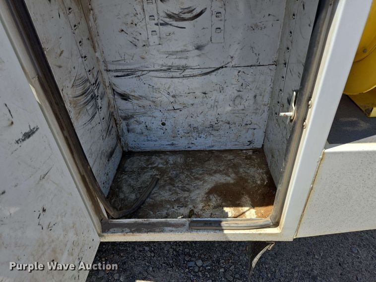 image for item ED1977 2015 Ford F550 Super Duty XL bucket truck