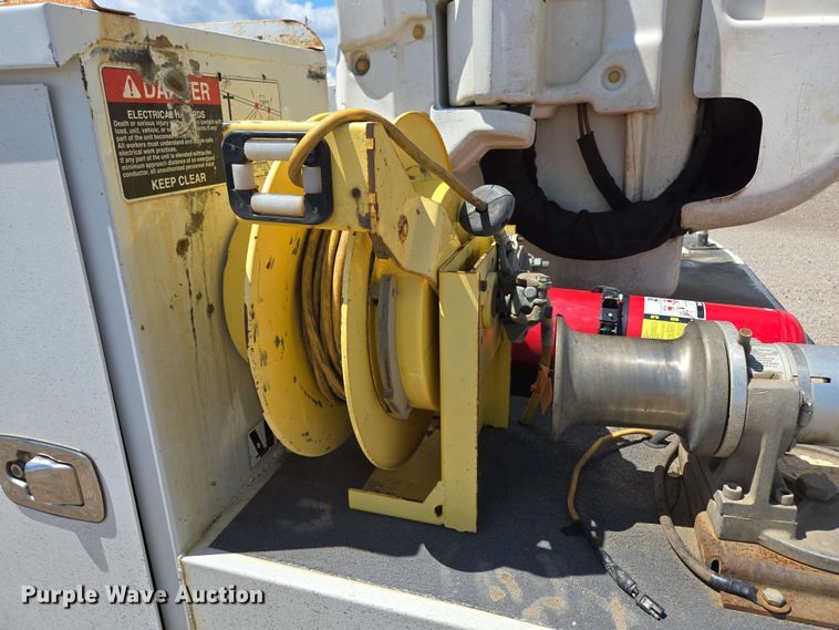 image for item ED1977 2015 Ford F550 Super Duty XL bucket truck