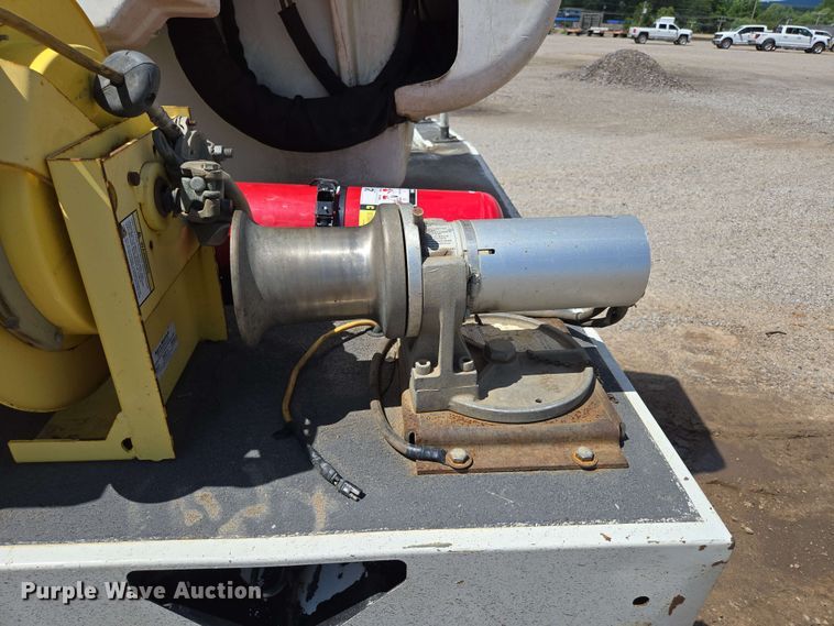 image for item ED1977 2015 Ford F550 Super Duty XL bucket truck