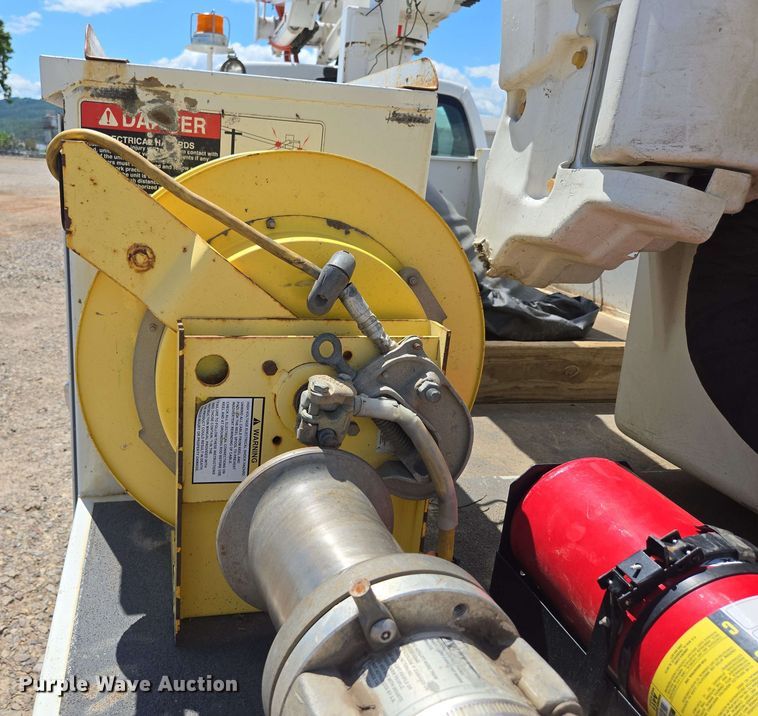 image for item ED1977 2015 Ford F550 Super Duty XL bucket truck