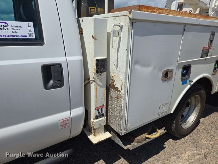 image for item ED1977 2015 Ford F550 Super Duty XL bucket truck